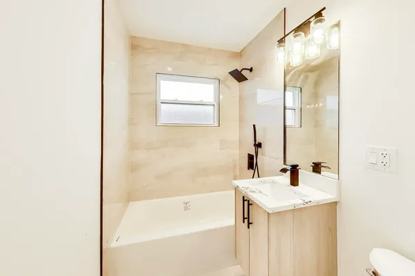 $3,500 | 5028 North Oneida Avenue, Norridge, IL 60706