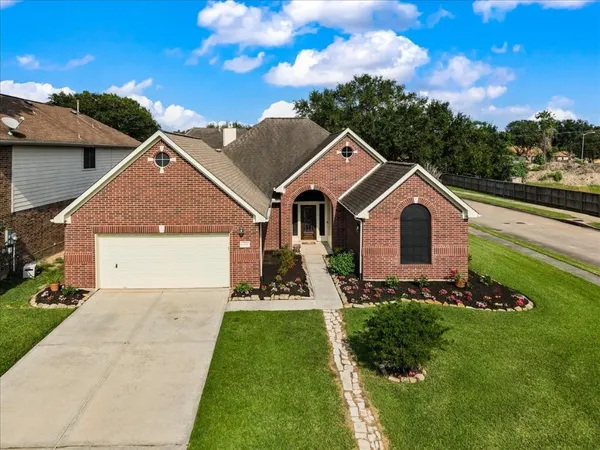$349,000 | 1306 Golden Sun Court, Pasadena, TX 77586