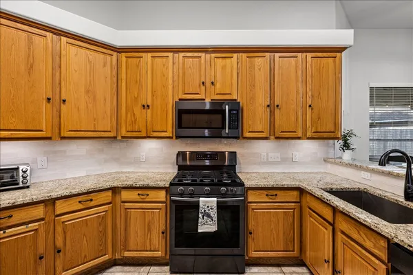 $349,000 | 1306 Golden Sun Court, Pasadena, TX 77586
