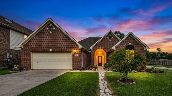 $349,000 | 1306 Golden Sun Court, Pasadena, TX 77586