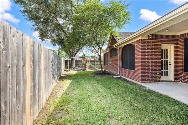 $349,000 | 1306 Golden Sun Court, Pasadena, TX 77586