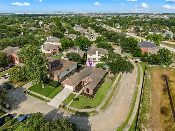 $349,000 | 1306 Golden Sun Court, Pasadena, TX 77586