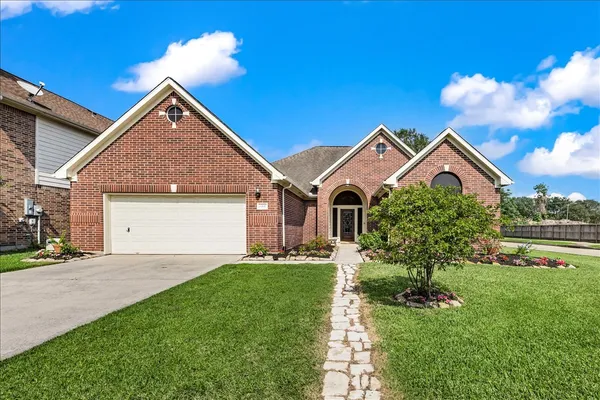 $349,000 | 1306 Golden Sun Court, Pasadena, TX 77586