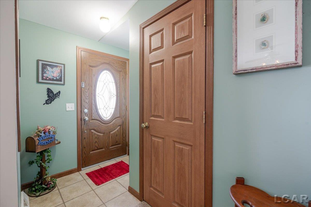2829 Sutton Road Adrian, MI 49221 - Photo 5 of 37