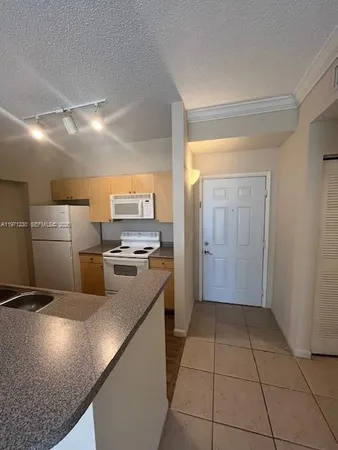 $1,700 | 1900 Van Buren Street, Unit 120B, Hollywood, FL 33020