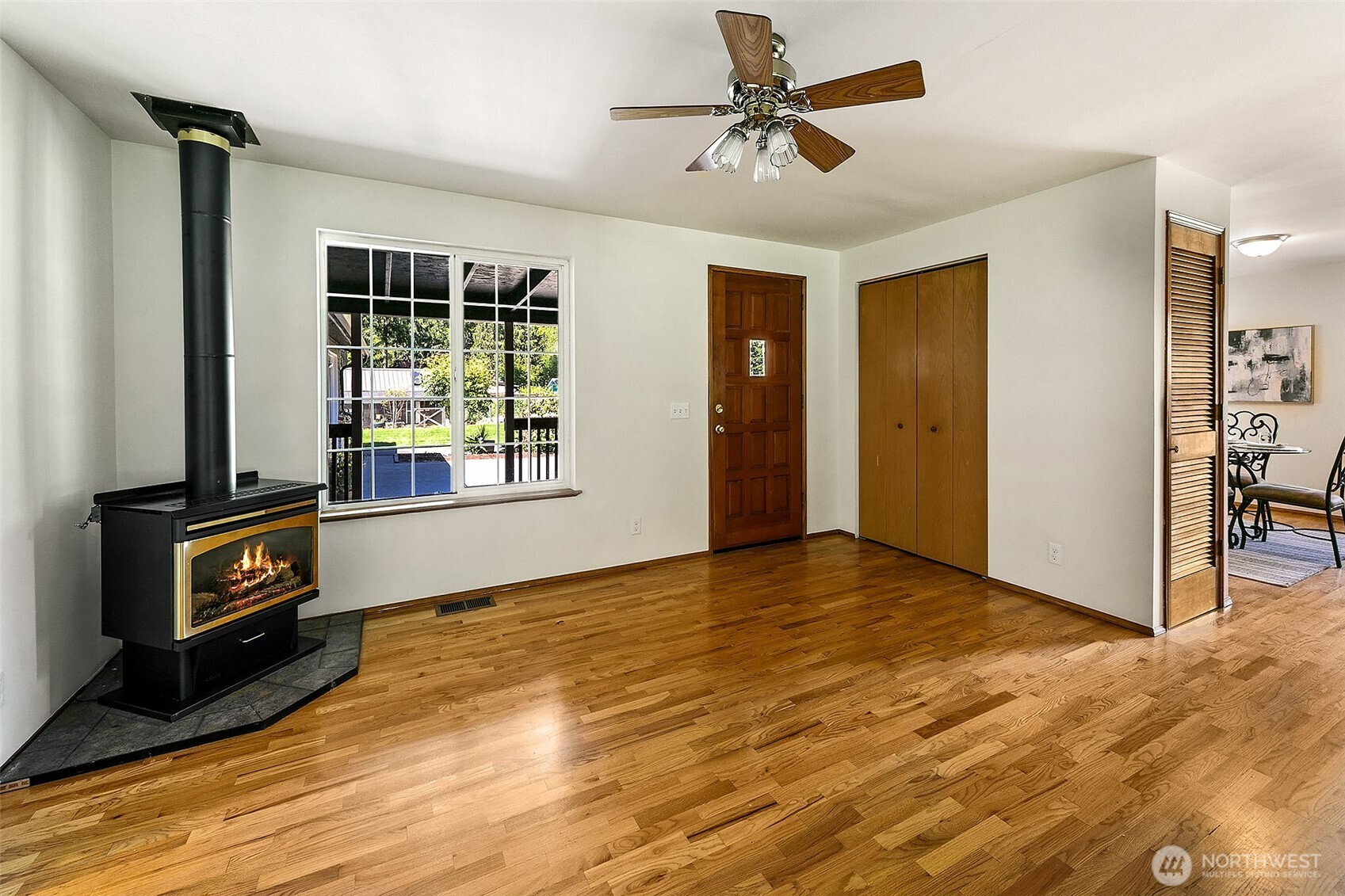 17023 Southeast Jones Road Renton, WA 98058 - Photo 11 of 37 Gallery Image 11