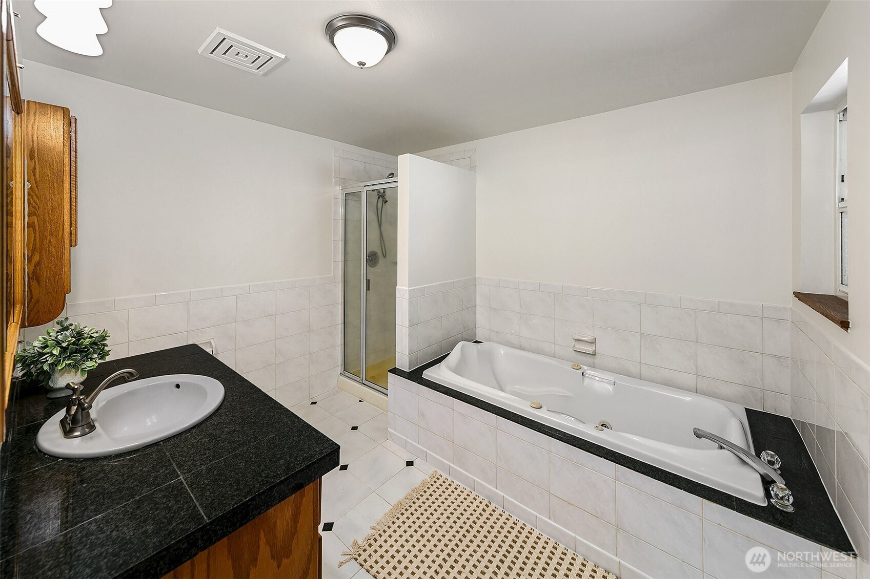 17023 Southeast Jones Road Renton, WA 98058 - Photo 15 of 37 Gallery Image 15
