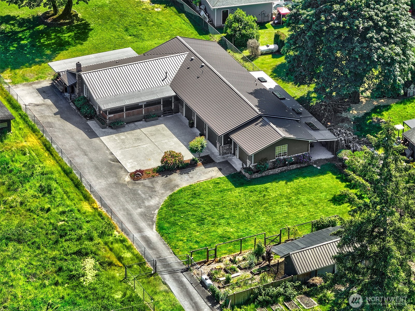17023 Southeast Jones Road Renton, WA 98058 - Photo 27 of 37 Gallery Image 27