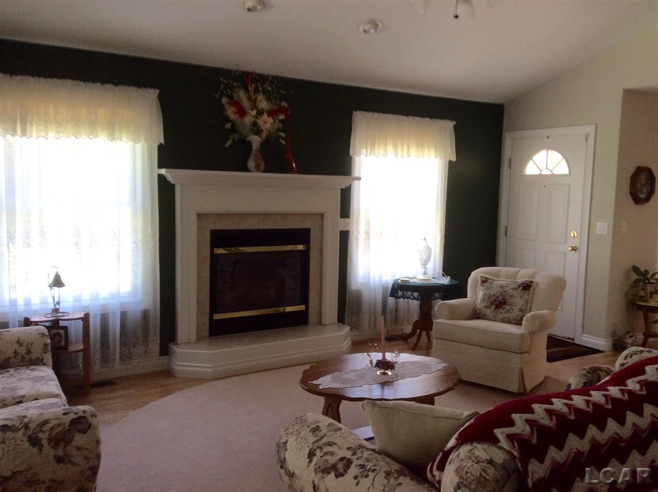 1684 Rivers Edge Court Adrian, MI 49221 - Photo 3 of 22 31244478-2.JPG