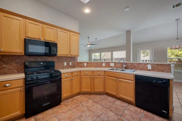 $2,350 | 20305 Kearney Hill Road, Pflugerville, TX 78660