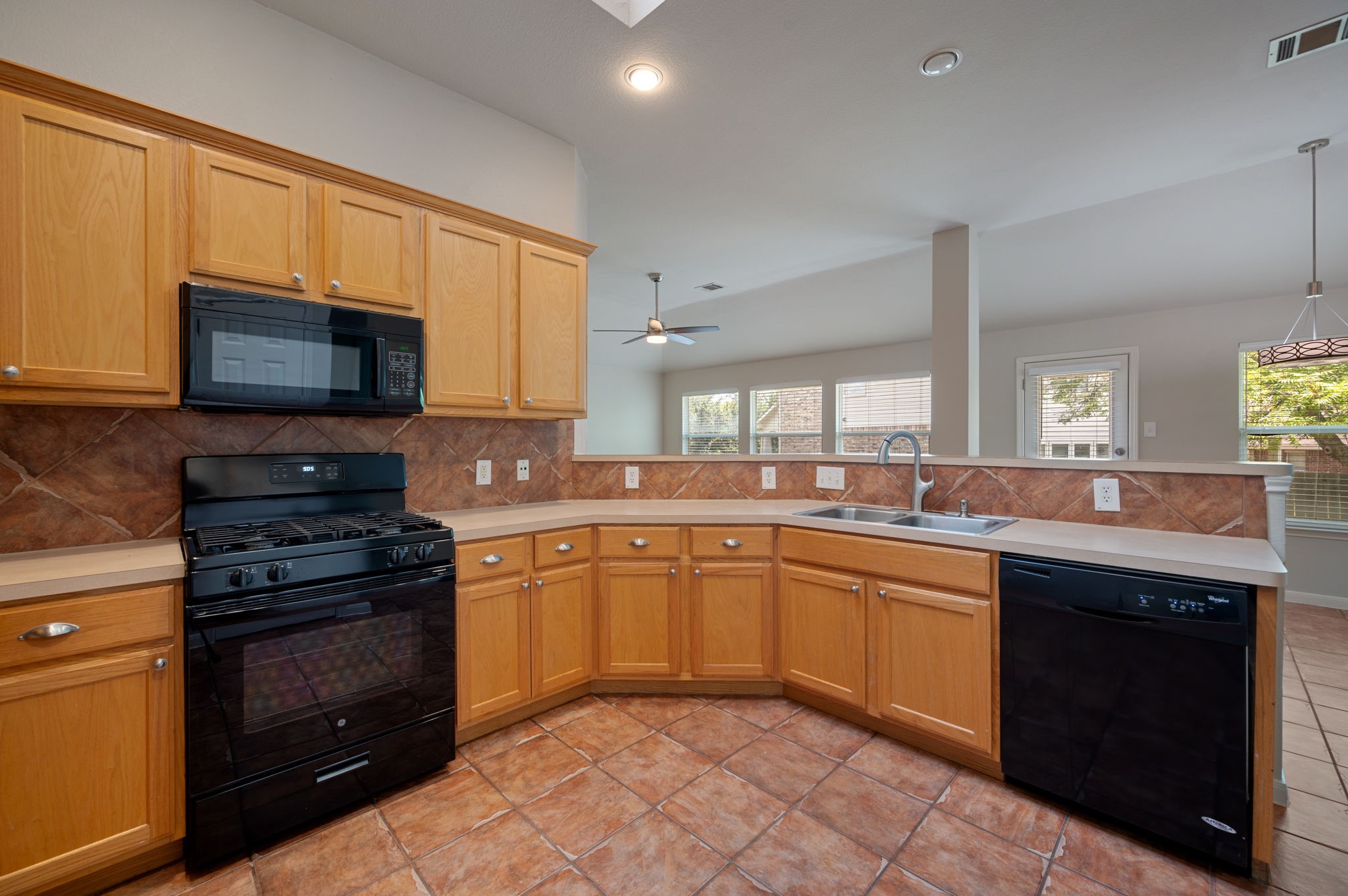 20305 Kearney Hill Road Pflugerville, TX 78660 - Photo 9 of 31