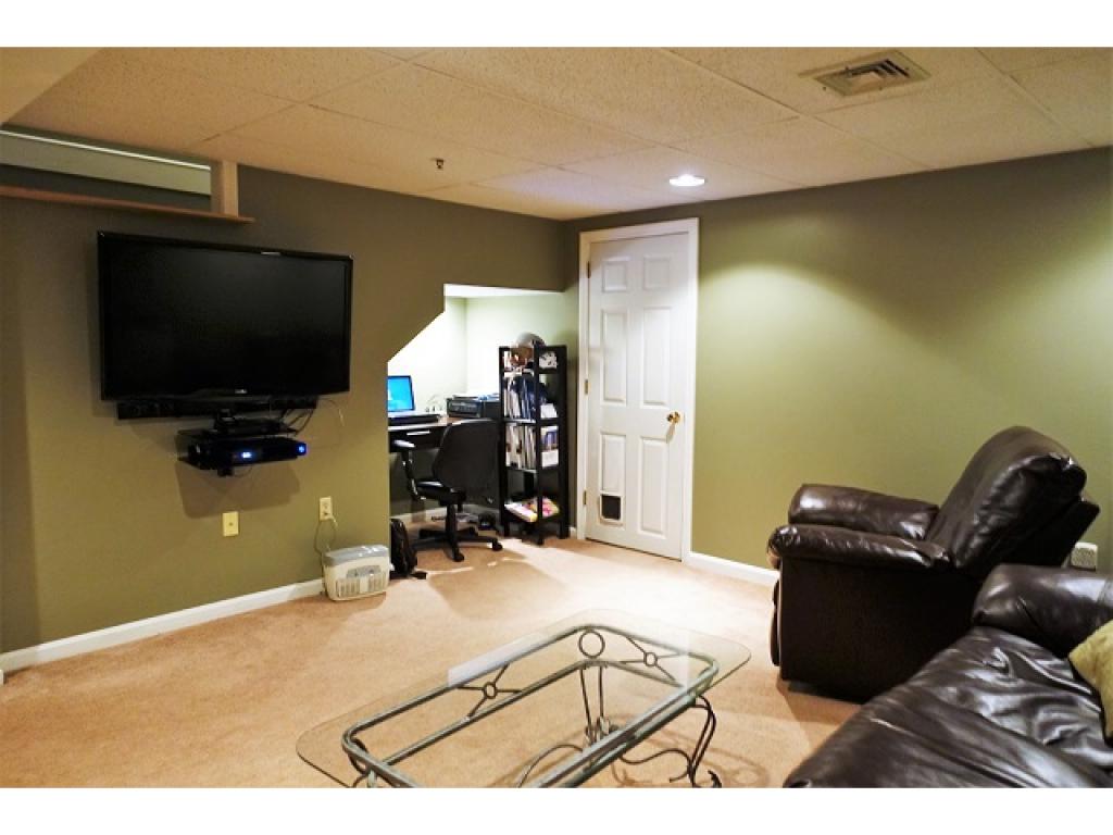 39 Bridle Path, Unit 39 Dover, NH 03820 - Photo 17 of 21 Gallery Image 17