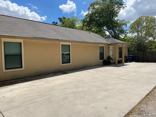 $795 | 823 Bynum Avenue, Unit 201, San Antonio, TX 78211