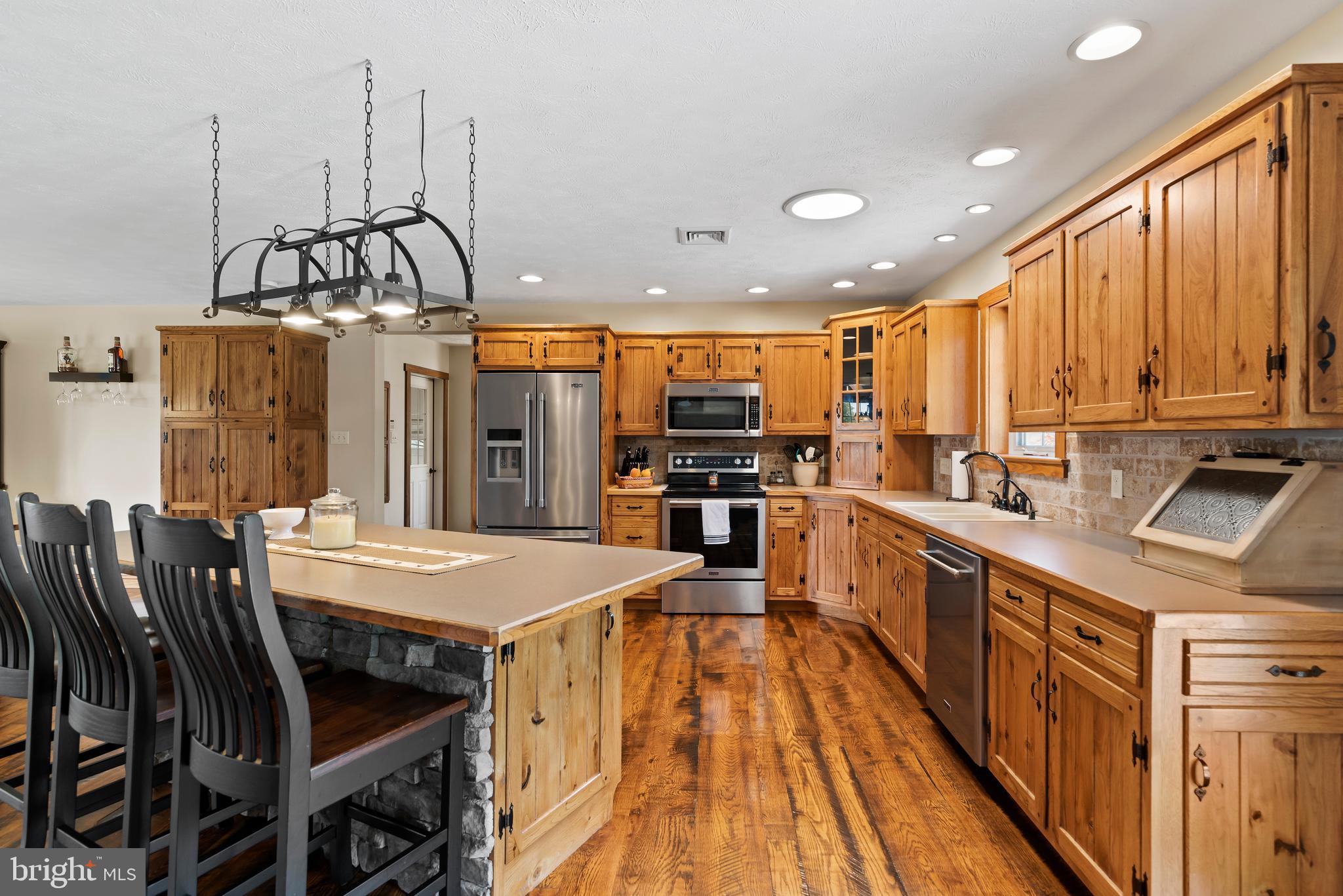 655 Britton Road Shippensburg, PA 17257 - Photo 17 of 74 kitchen side