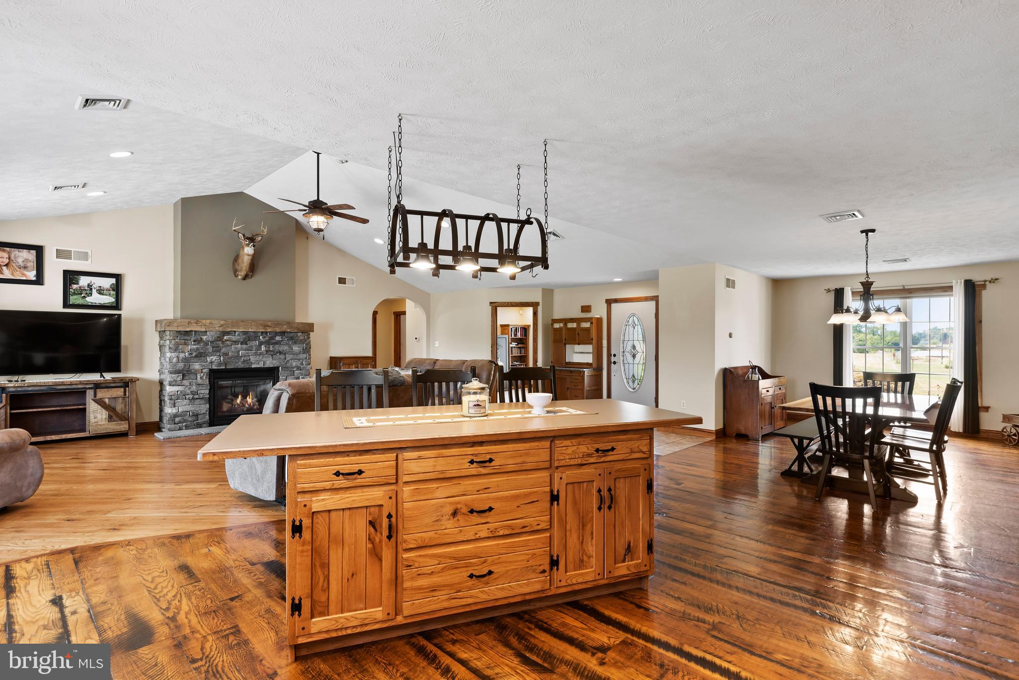 655 Britton Road Shippensburg, PA 17257 - Photo 18 of 74 kitchen dining family