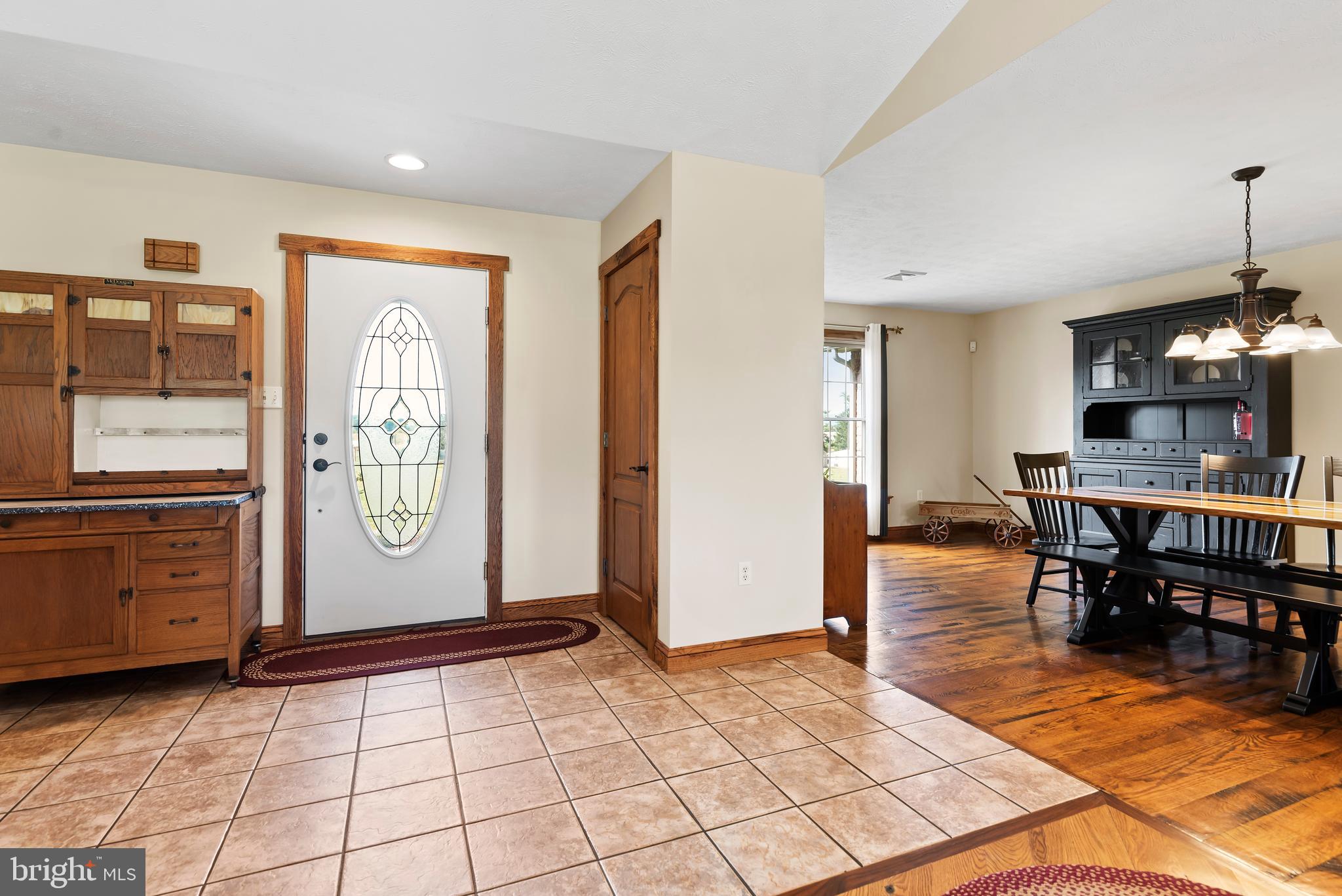 655 Britton Road Shippensburg, PA 17257 - Photo 5 of 74 foyer dining