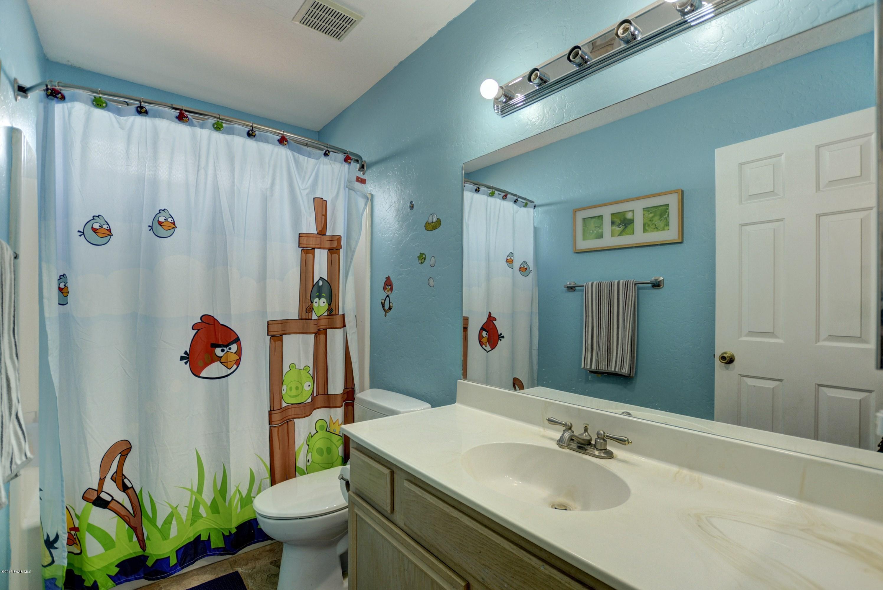 5049 North Long Rifle Road Prescott Valley, AZ 86314 - Photo 18 of 24 Guest Bathroom