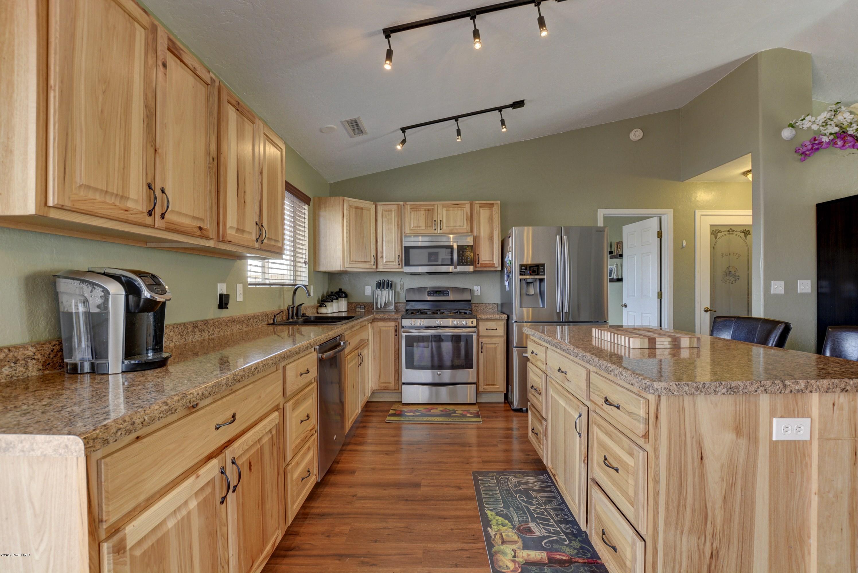 5049 North Long Rifle Road Prescott Valley, AZ 86314 - Photo 10 of 24 Kitchen