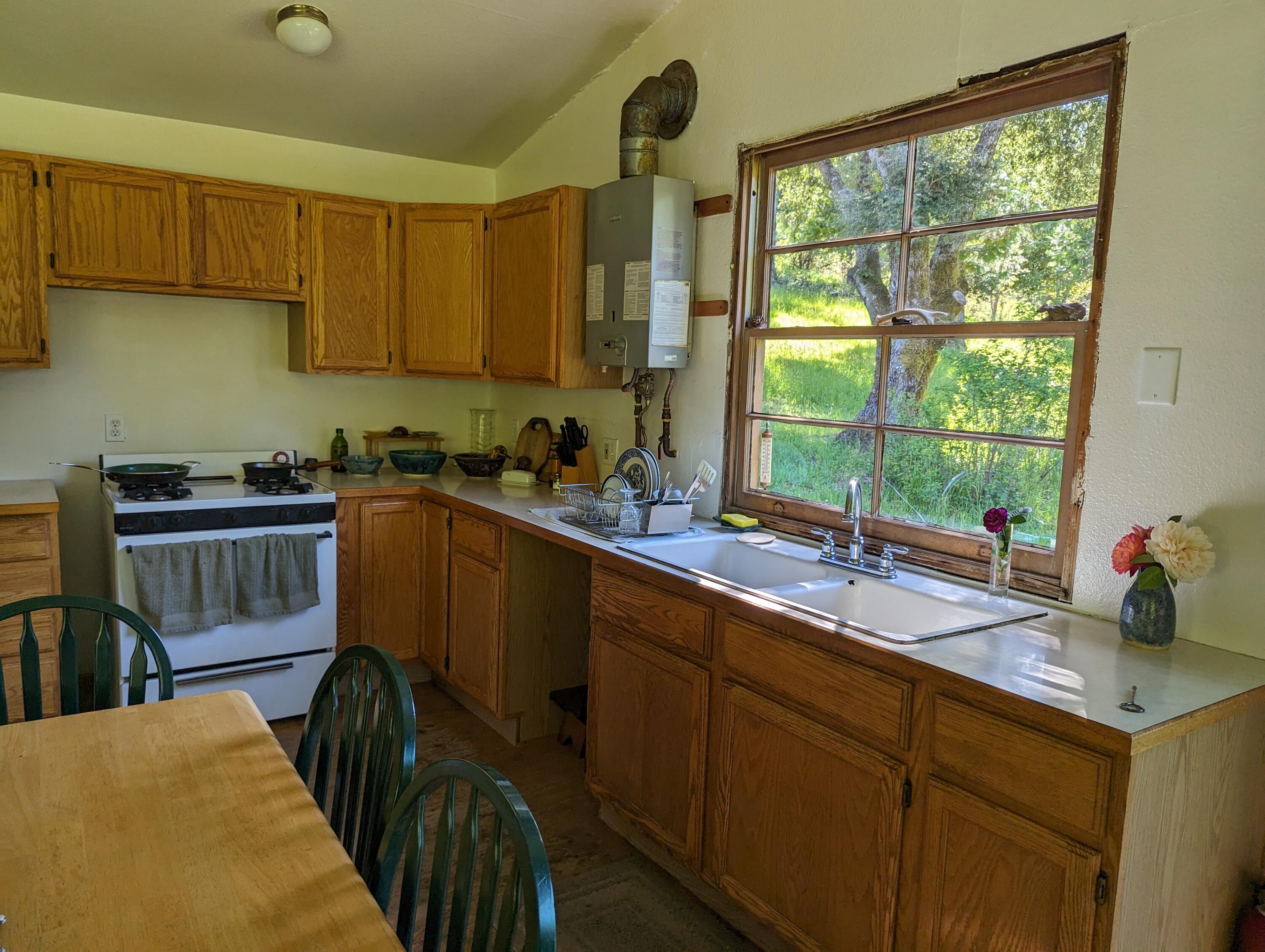 3951 Upper Thomas Early Ranch Road Miranda, CA 95553 - Photo 5 of 57