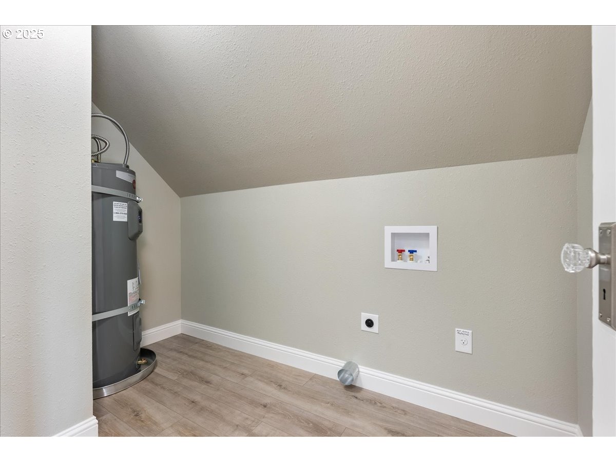 2115 Northwest 22nd Avenue Portland, OR 97210 - Photo 36 of 47 a view of an empty room
