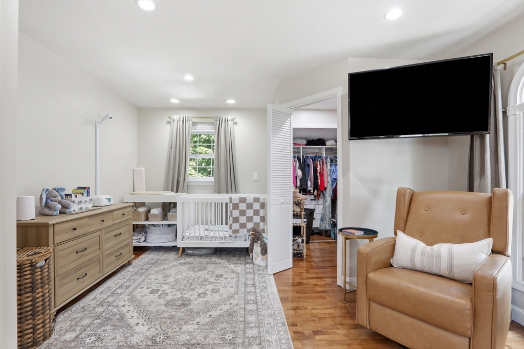 60 R Jasper Street Saugus, MA 01906 - Photo 15 of 33