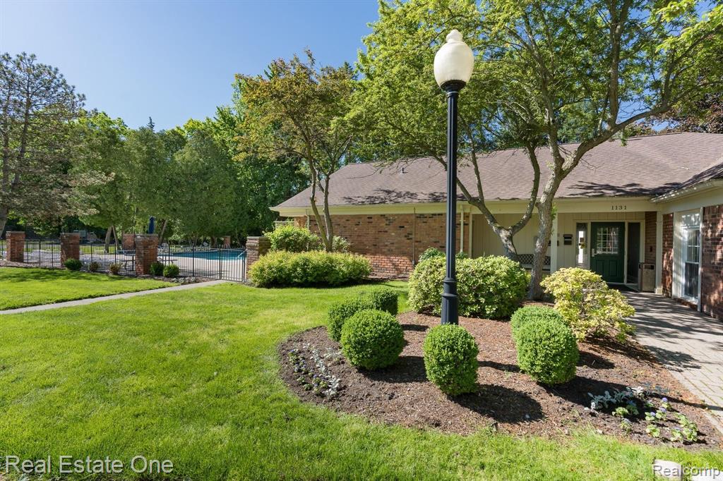 1370 Crescent Lane, Unit 302 Rochester Hills, MI 48306 - Photo 40 of 41