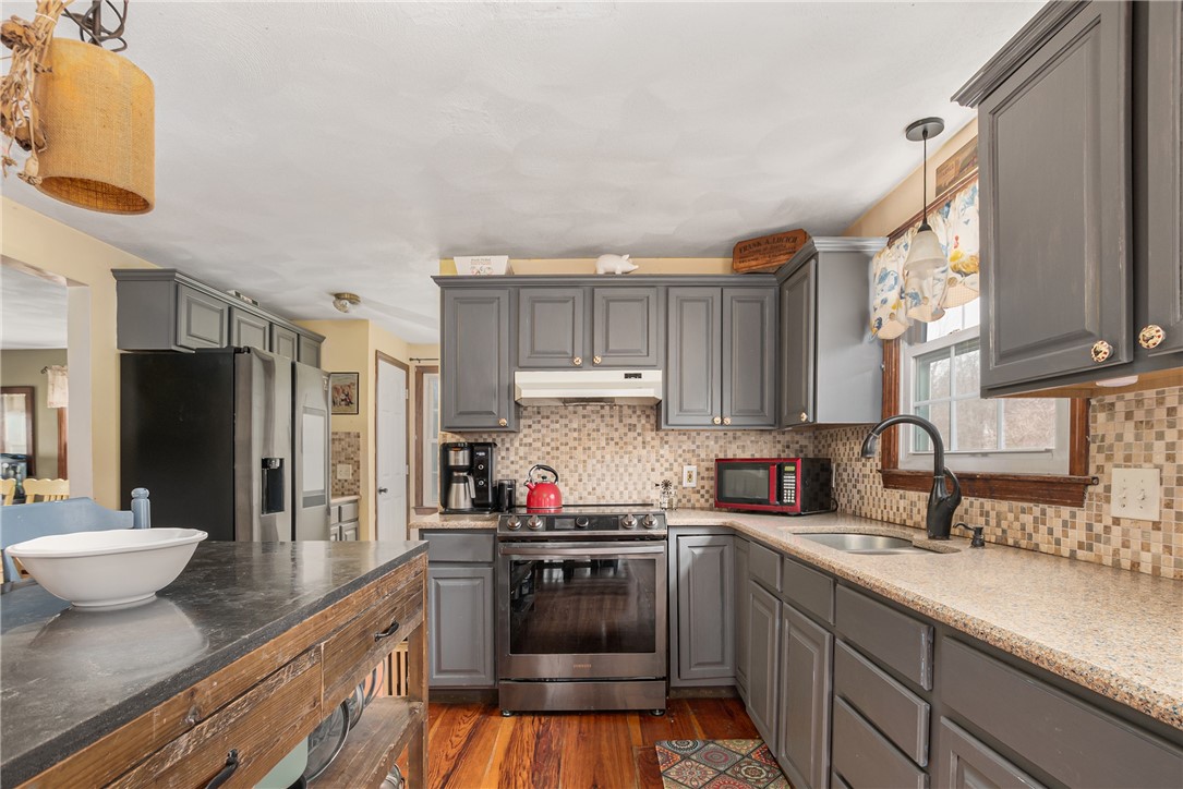 1803 Snake Hill Road Glocester, RI 02814 - Photo 13 of 39