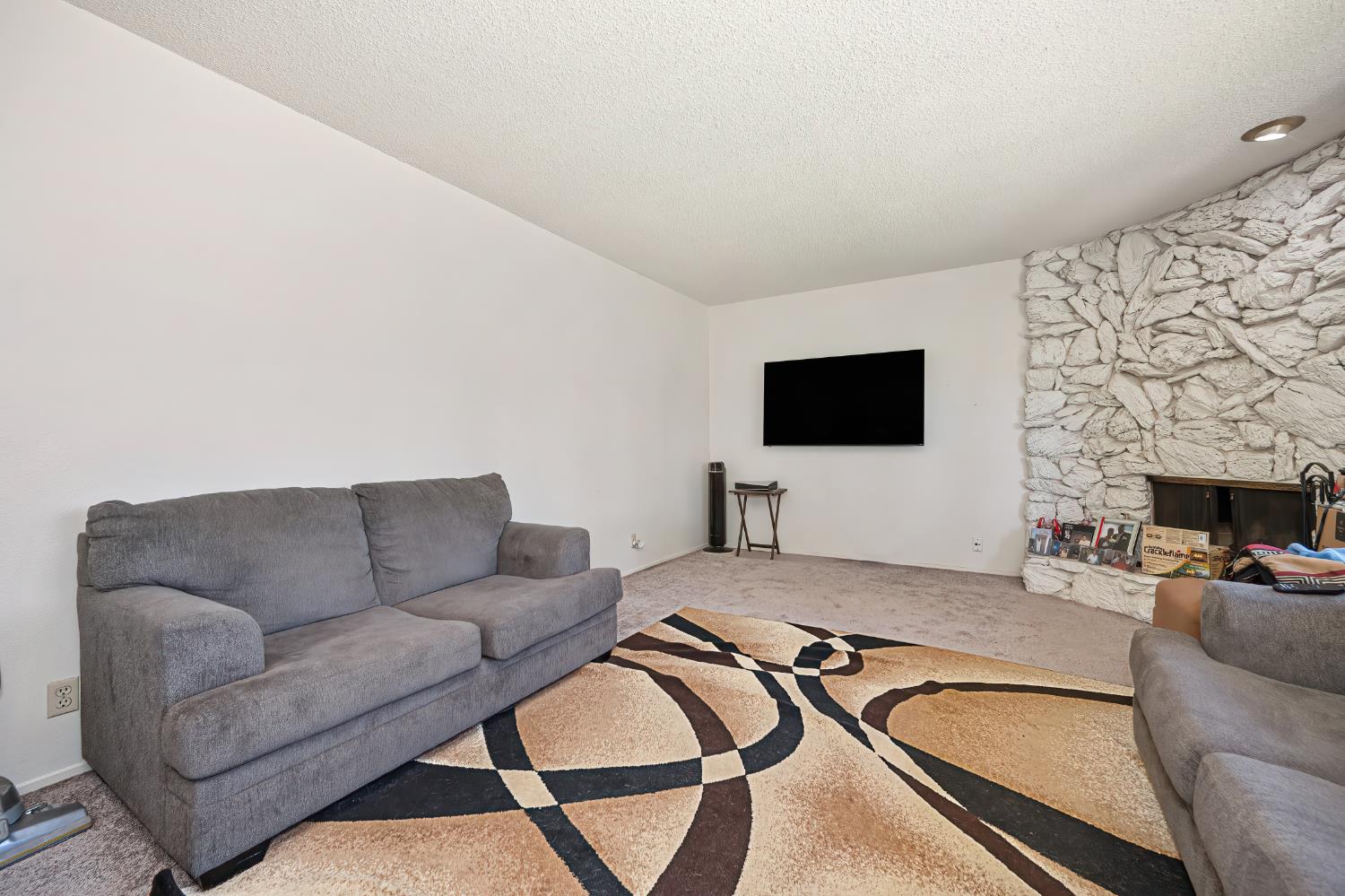310 Bello Rio Way Sacramento, CA 95831 - Photo 11 of 62 Gallery Image 11