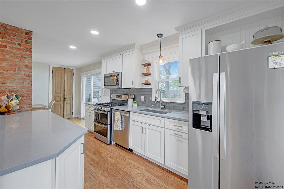 442 Berry Road Barrington, IL 60010 - Photo 16 of 22 Gallery Image 16