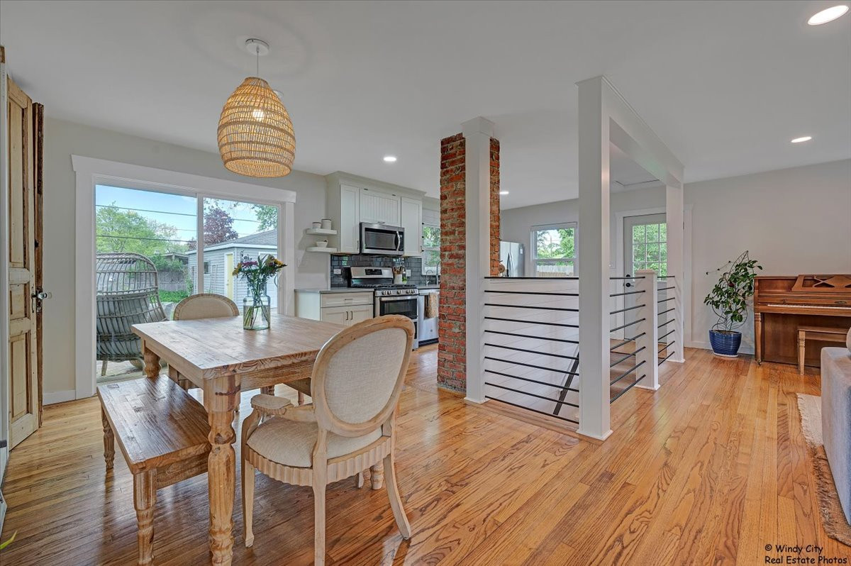 442 Berry Road Barrington, IL 60010 - Photo 2 of 22 Gallery Image 2