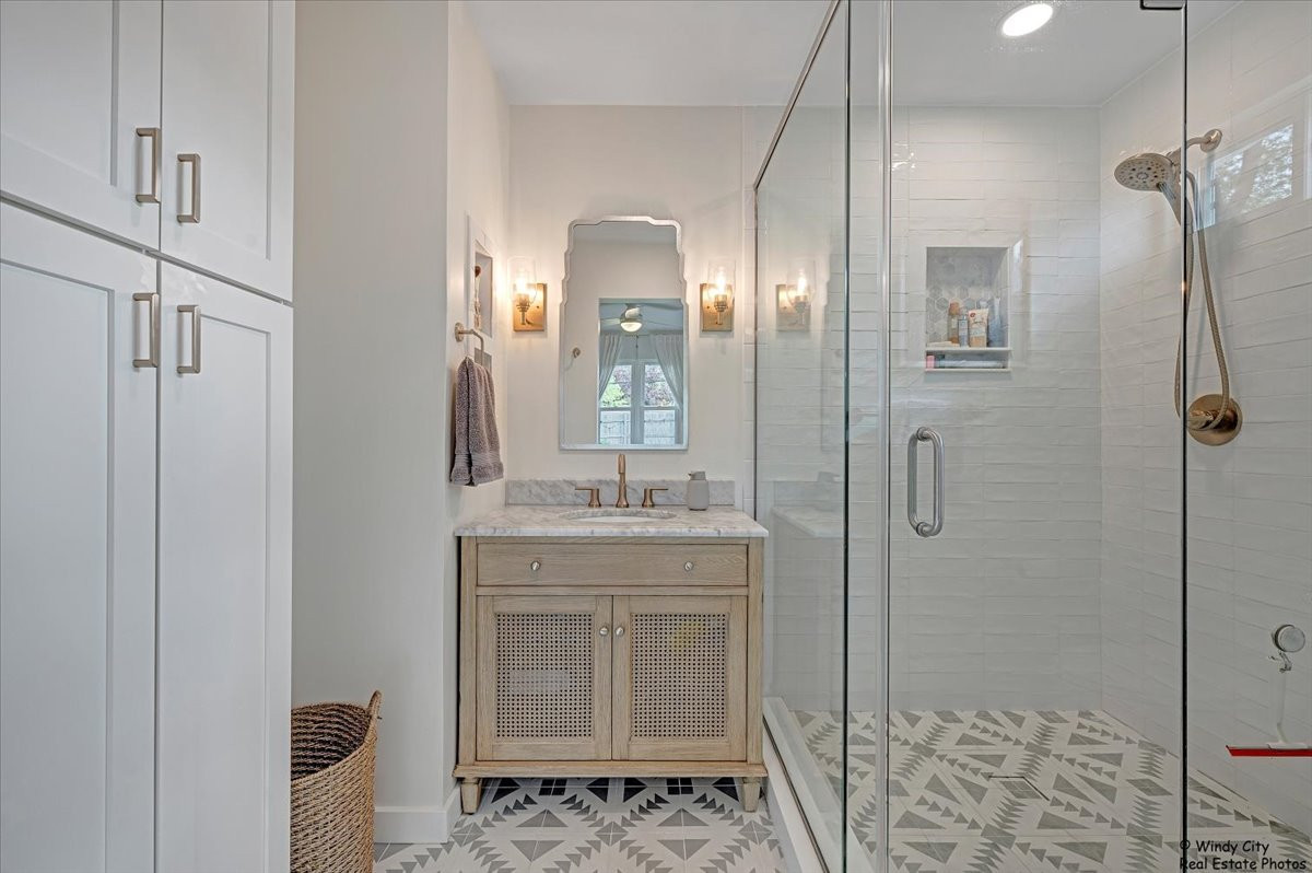 442 Berry Road Barrington, IL 60010 - Photo 4 of 22 Gallery Image 4
