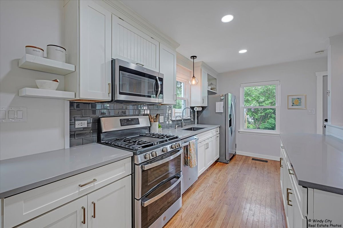 442 Berry Road Barrington, IL 60010 - Photo 7 of 22 Gallery Image 7