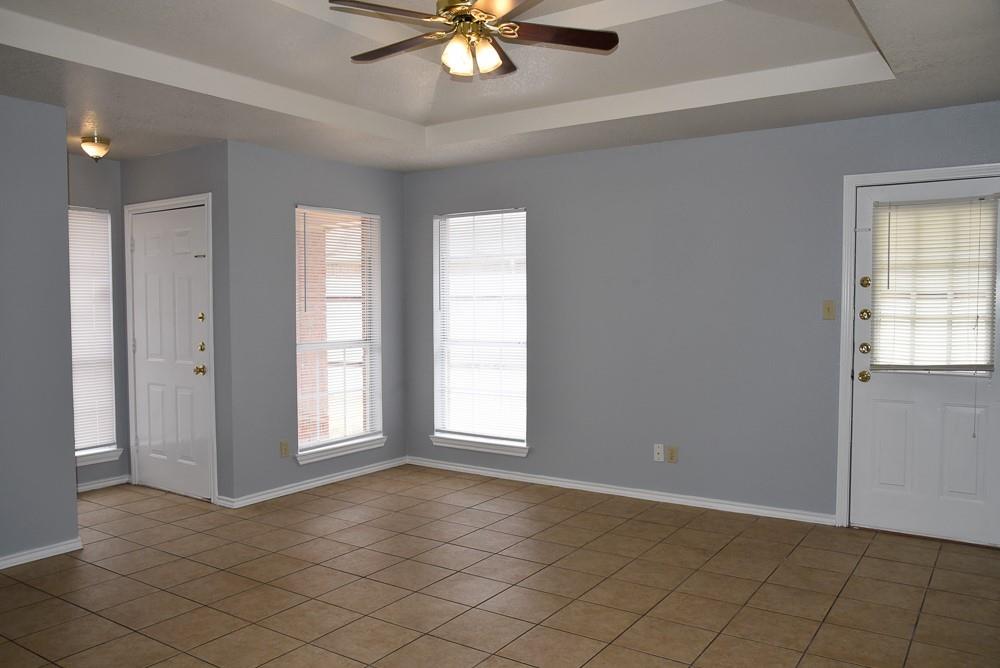 602 Crestridge Court, Unit B Decatur, TX 76234 - Photo 4 of 12