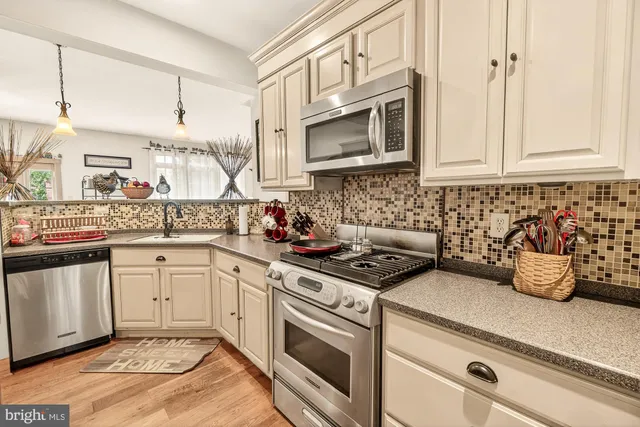 a view of a dining room and livingroom view