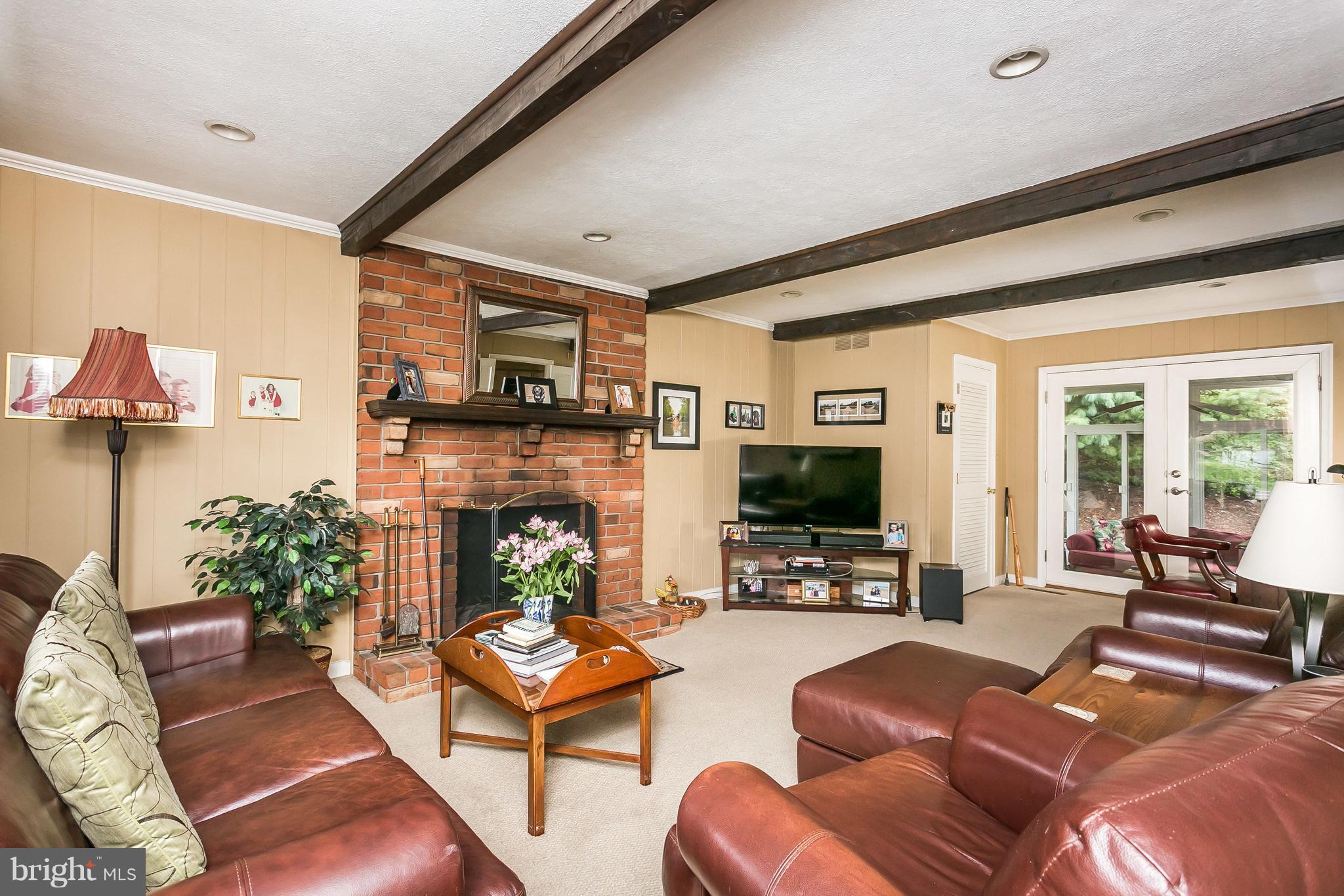 10819 Sandringham Road Cockeysville, MD 21030 - Photo 11 of 16 Family Room