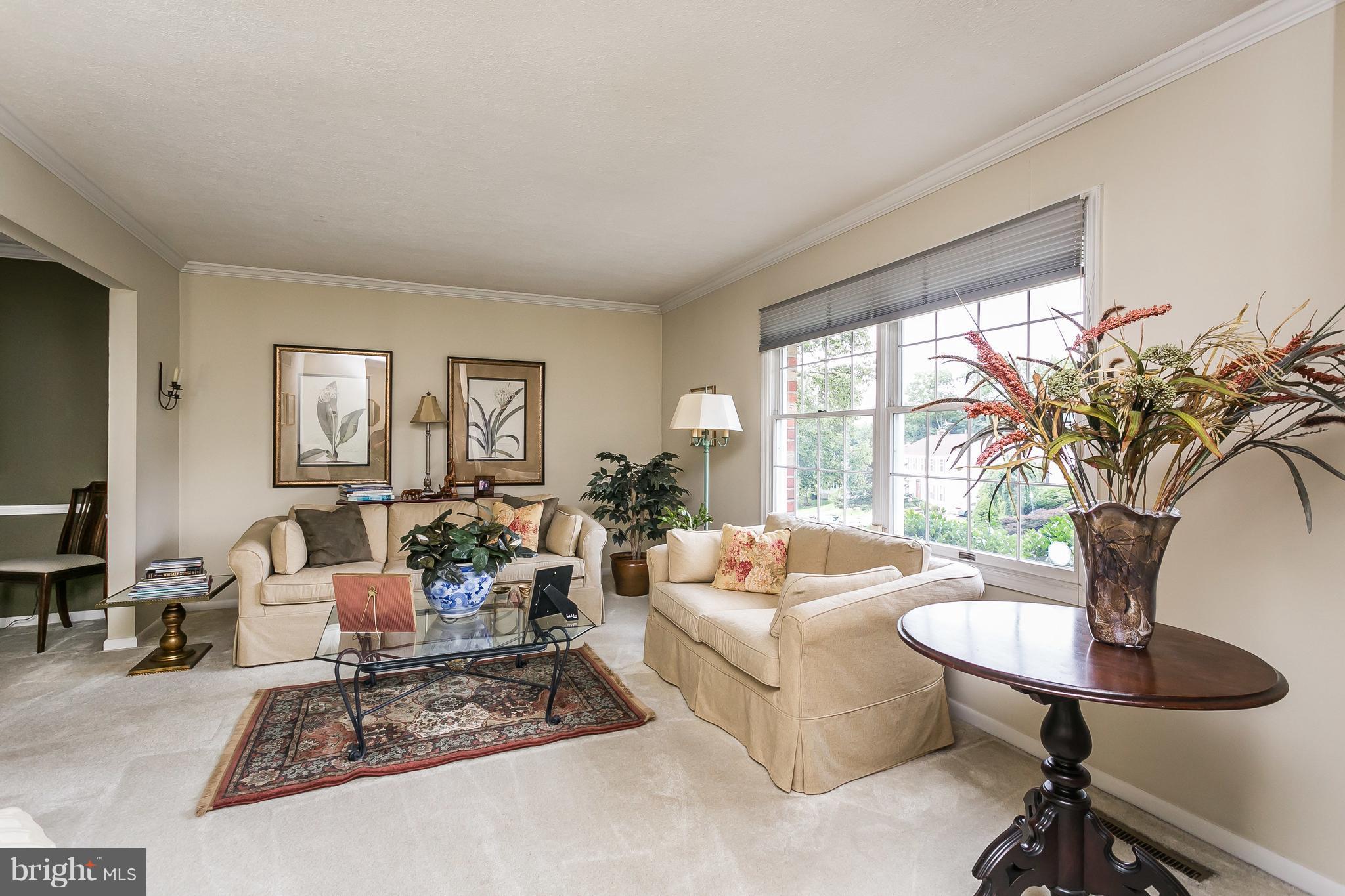 10819 Sandringham Road Cockeysville, MD 21030 - Photo 6 of 16 Living Room