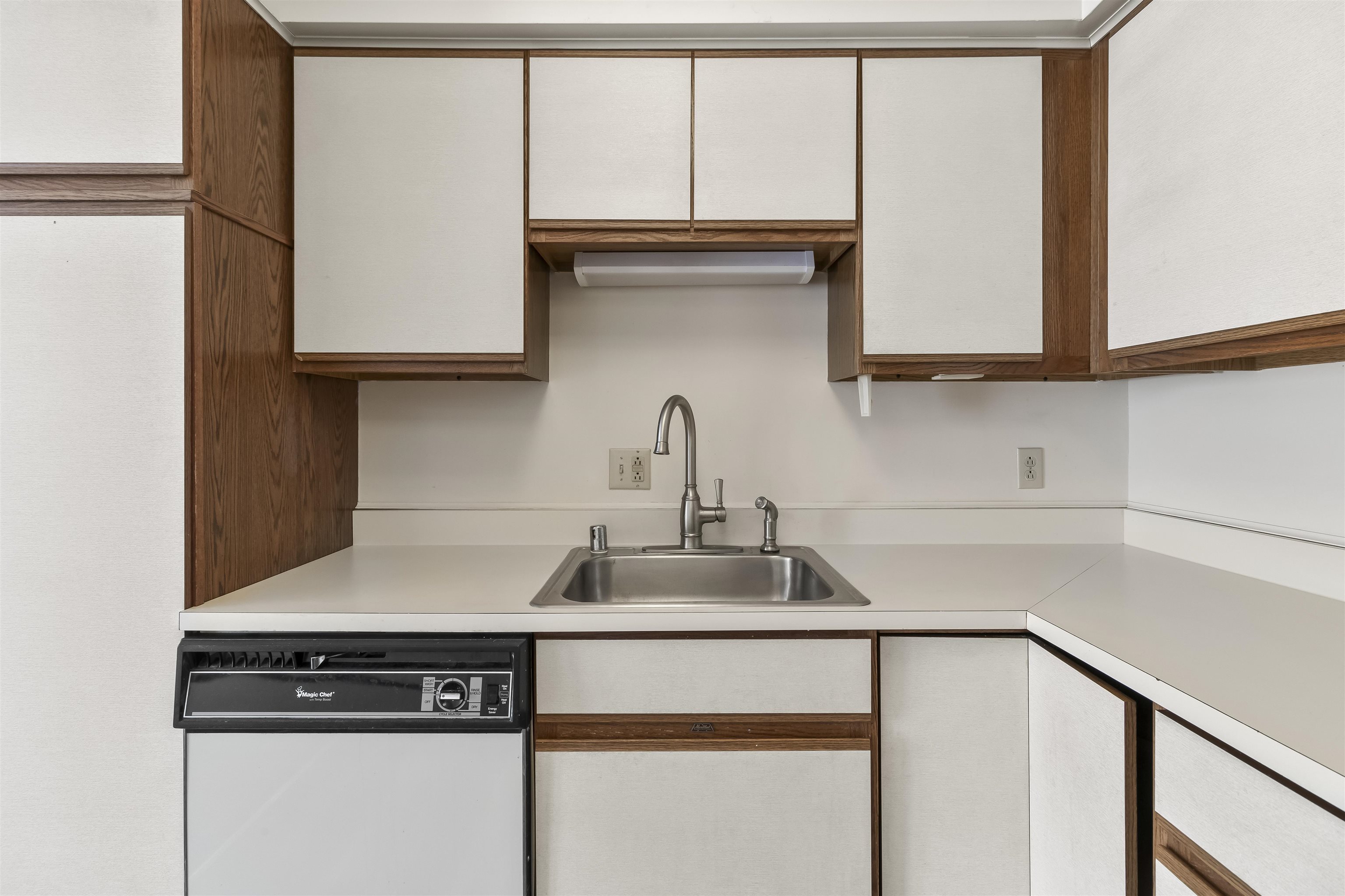 432 South Street, Unit C6 Bennington, VT 05201 - Photo 5 of 17