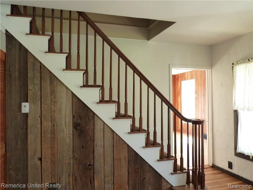 6051 Dunn Road Howell, MI 48855 - Photo 7 of 15 STAIRWAY