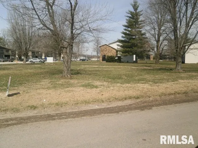 $9,500 | 36-37 North Della Street, Benton, IL 62812