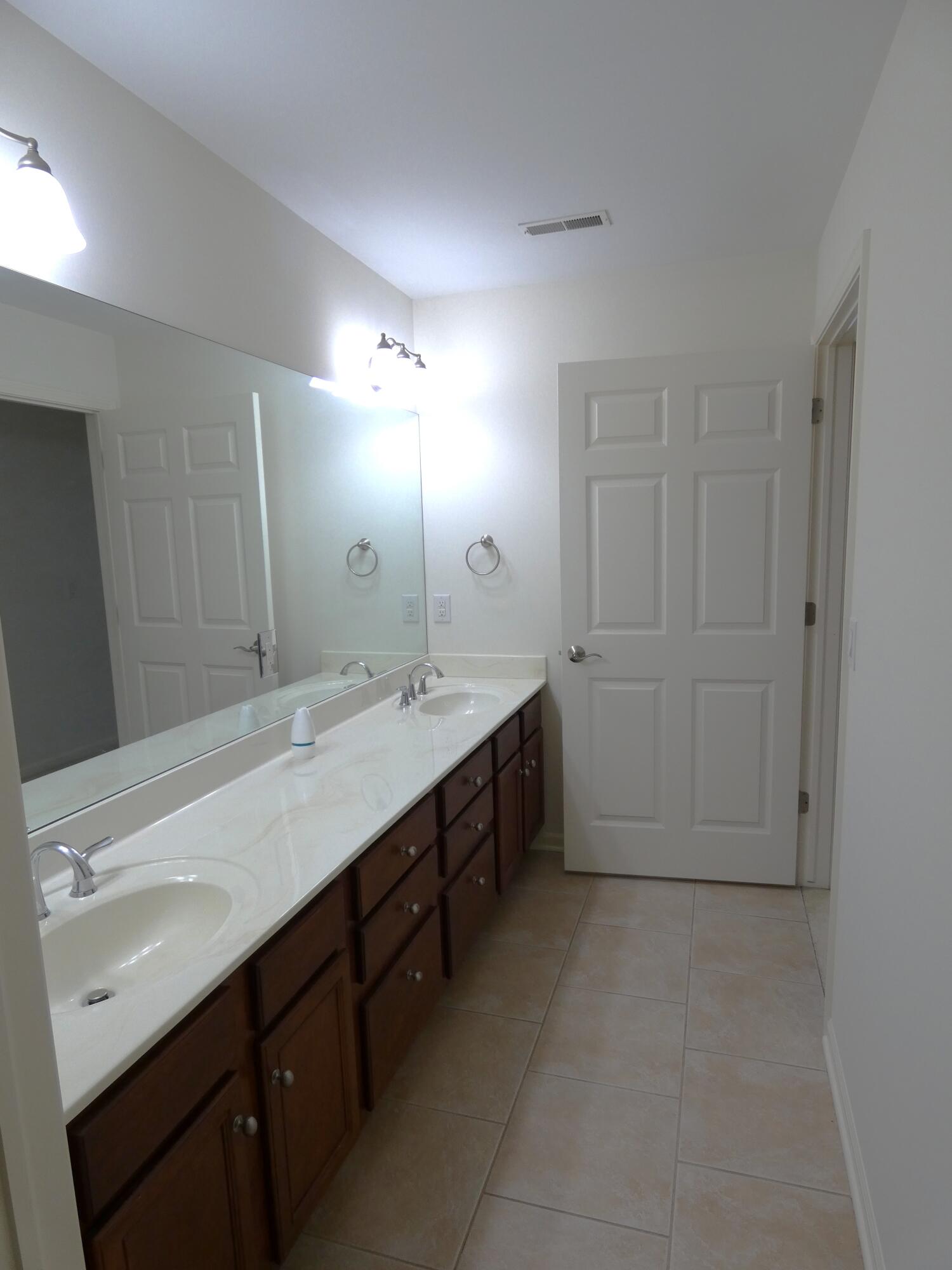 2535 Holiday House Road St. Joseph, MI 49085 - Photo 37 of 54 P1030069