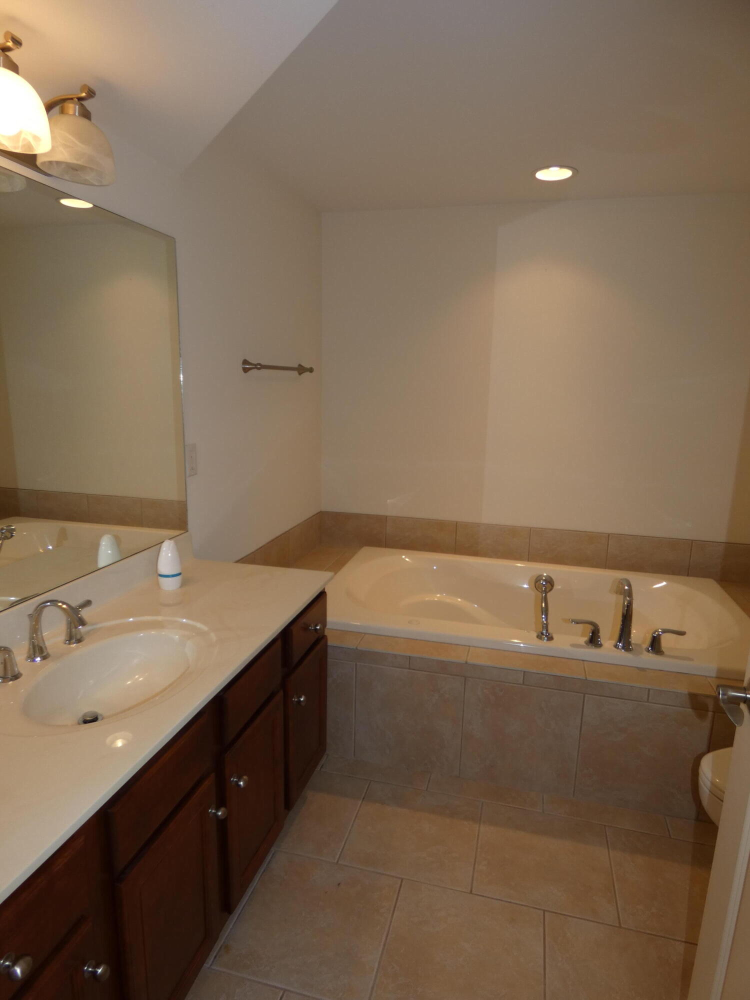 2535 Holiday House Road St. Joseph, MI 49085 - Photo 44 of 54 P1030048