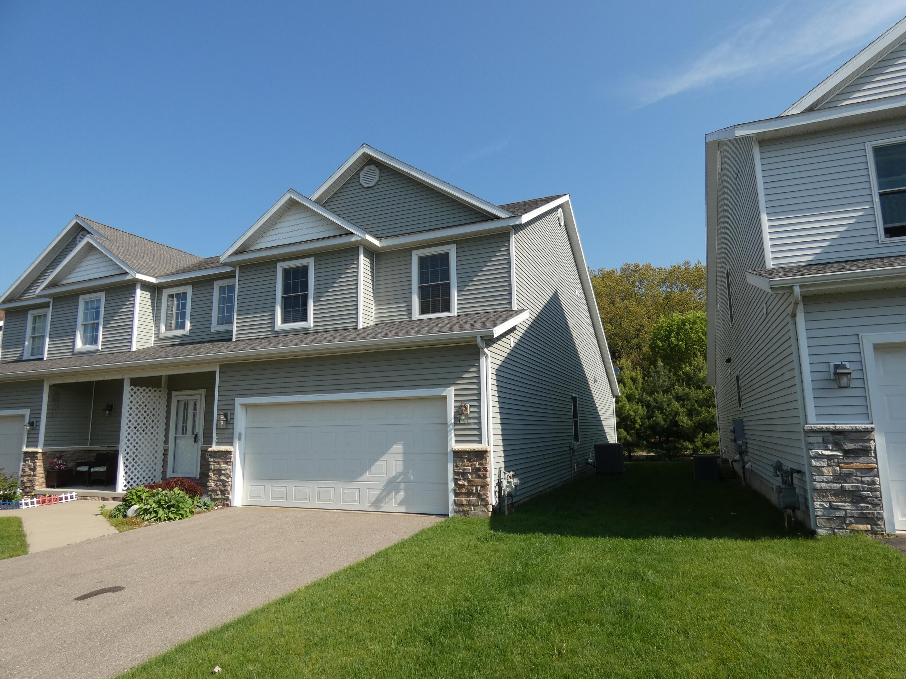2535 Holiday House Road St. Joseph, MI 49085 - Photo 5 of 54 P1010439