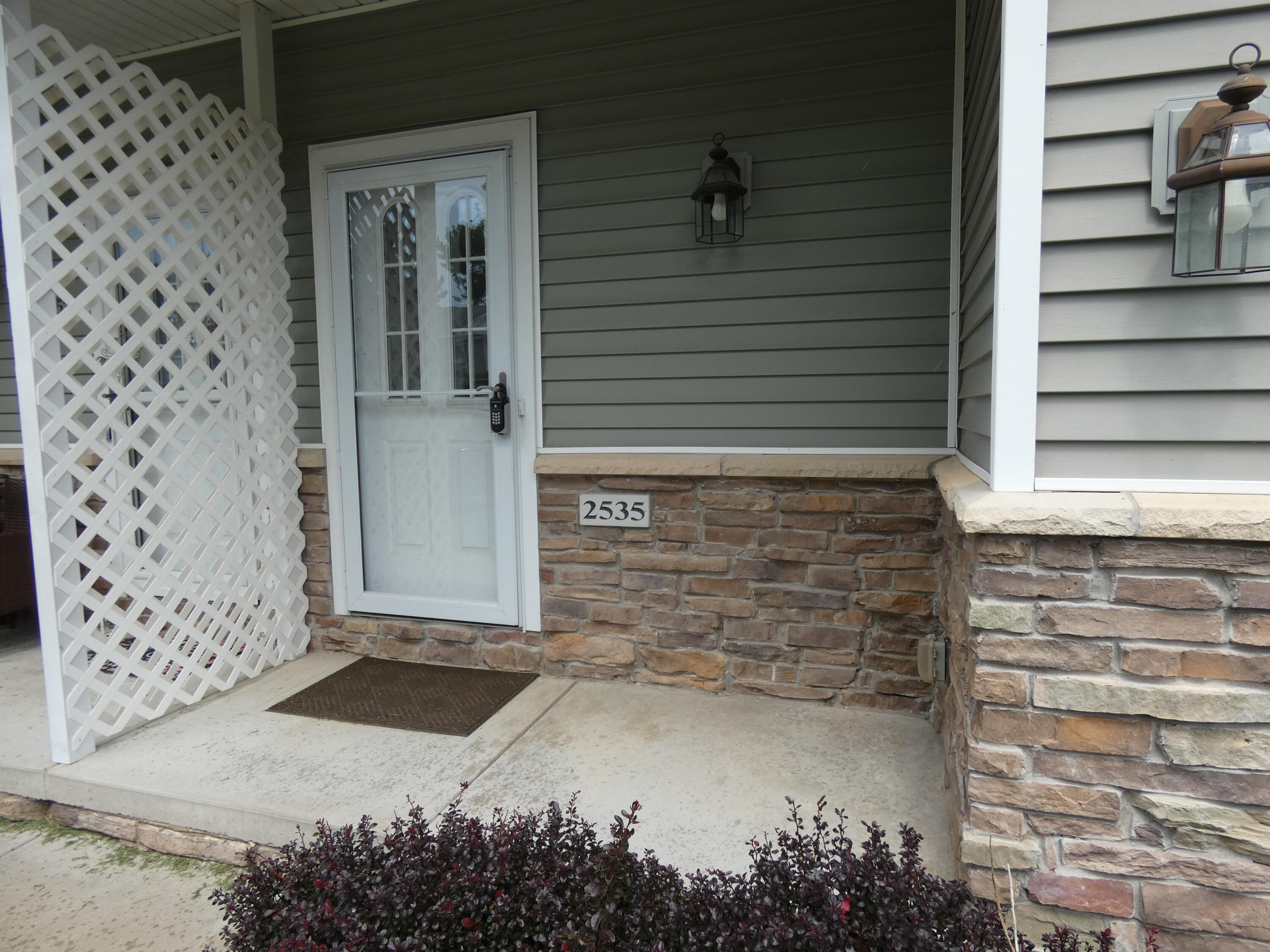 2535 Holiday House Road St. Joseph, MI 49085 - Photo 7 of 54 P1030087