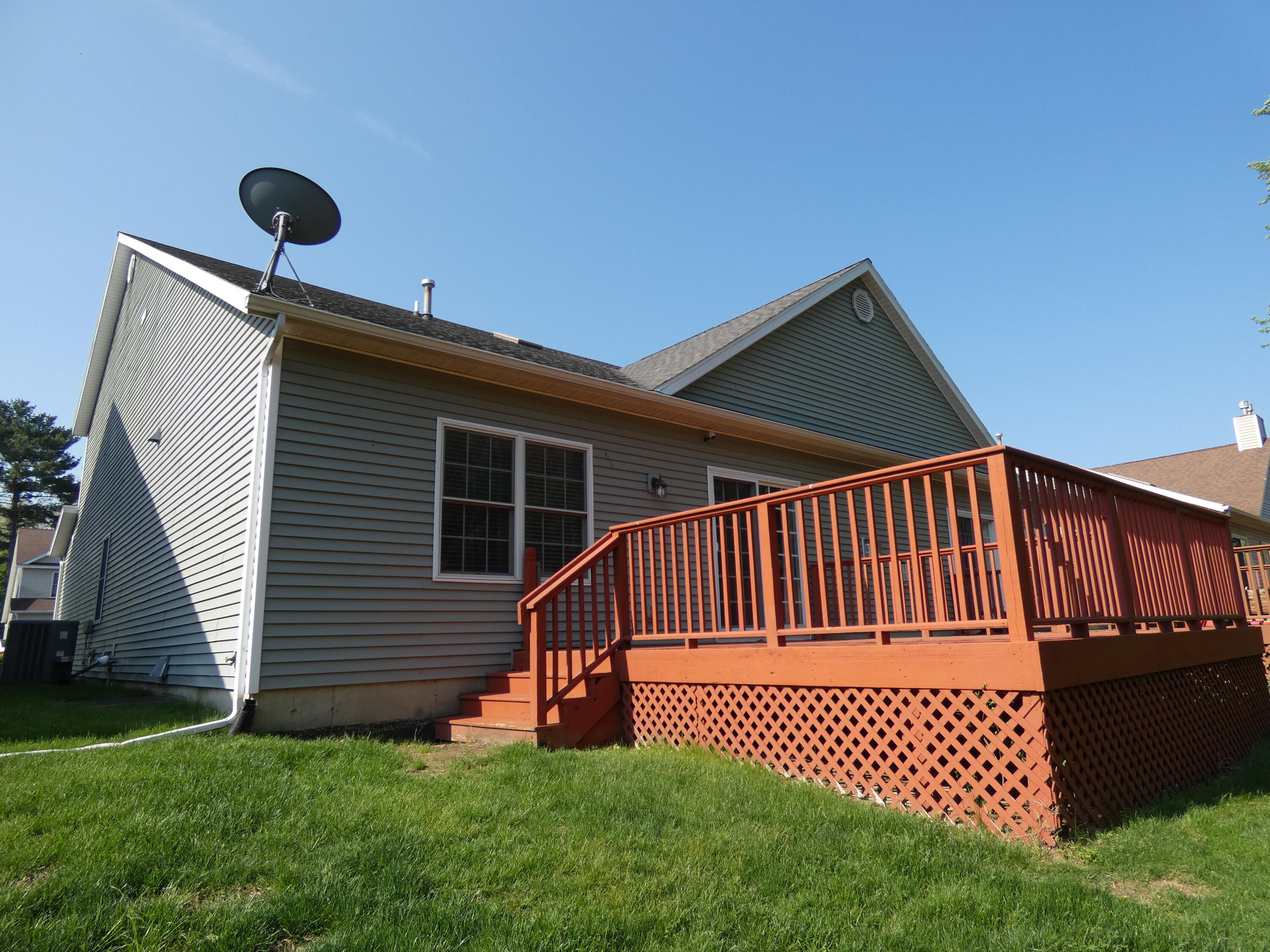 2535 Holiday House Road St. Joseph, MI 49085 - Photo 8 of 54 P1010436