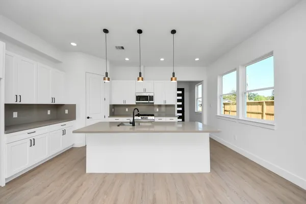 $2,200 | 4129 East Toliver Street, Houston, TX 77016