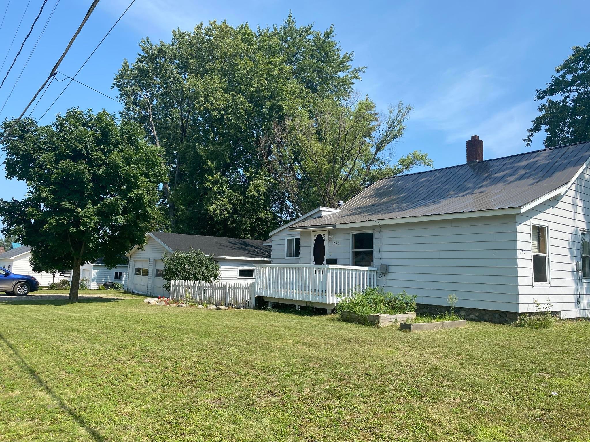 250 North Street Cheboygan, MI 49721 - Photo 3 of 14 Gallery Image 3