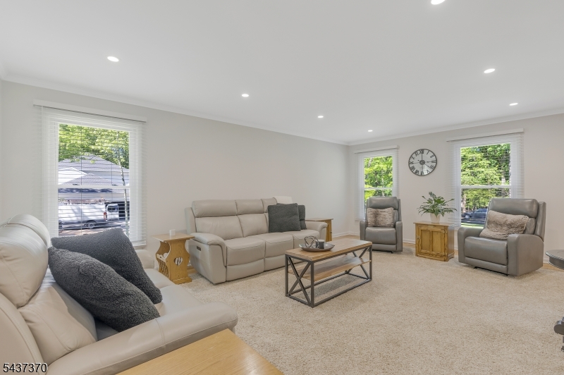 9 Grouse Road Warren, NJ 07059 - Photo 4 of 43