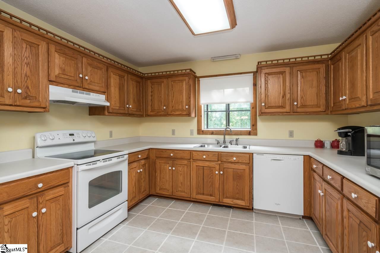 16 Mosteller Road Travelers Rest, SC 29690 - Photo 7 of 24 Gallery Image 7