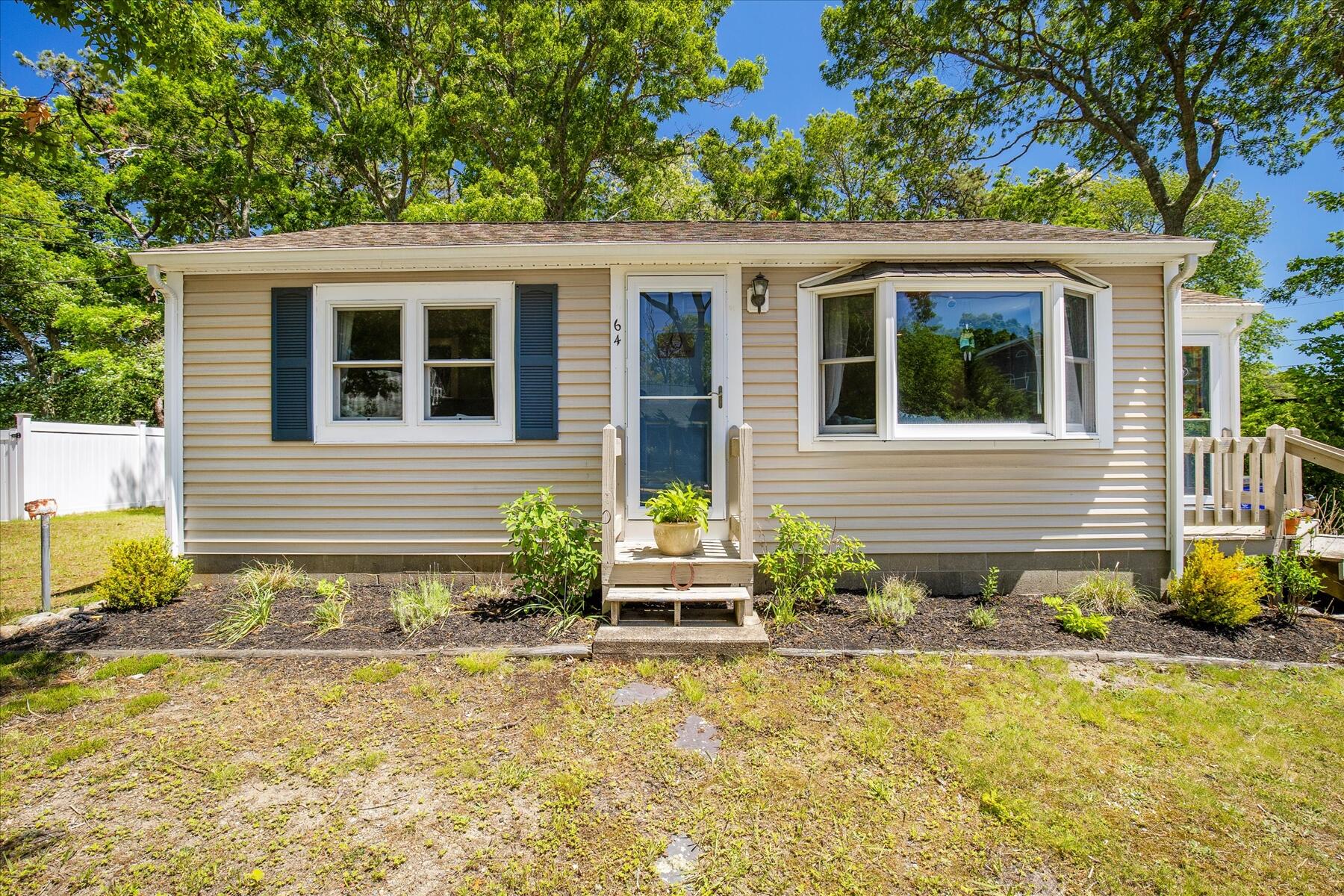 64 Handy Road Pocasset, MA 02559 - Photo 3 of 32 03-MG_3723-r