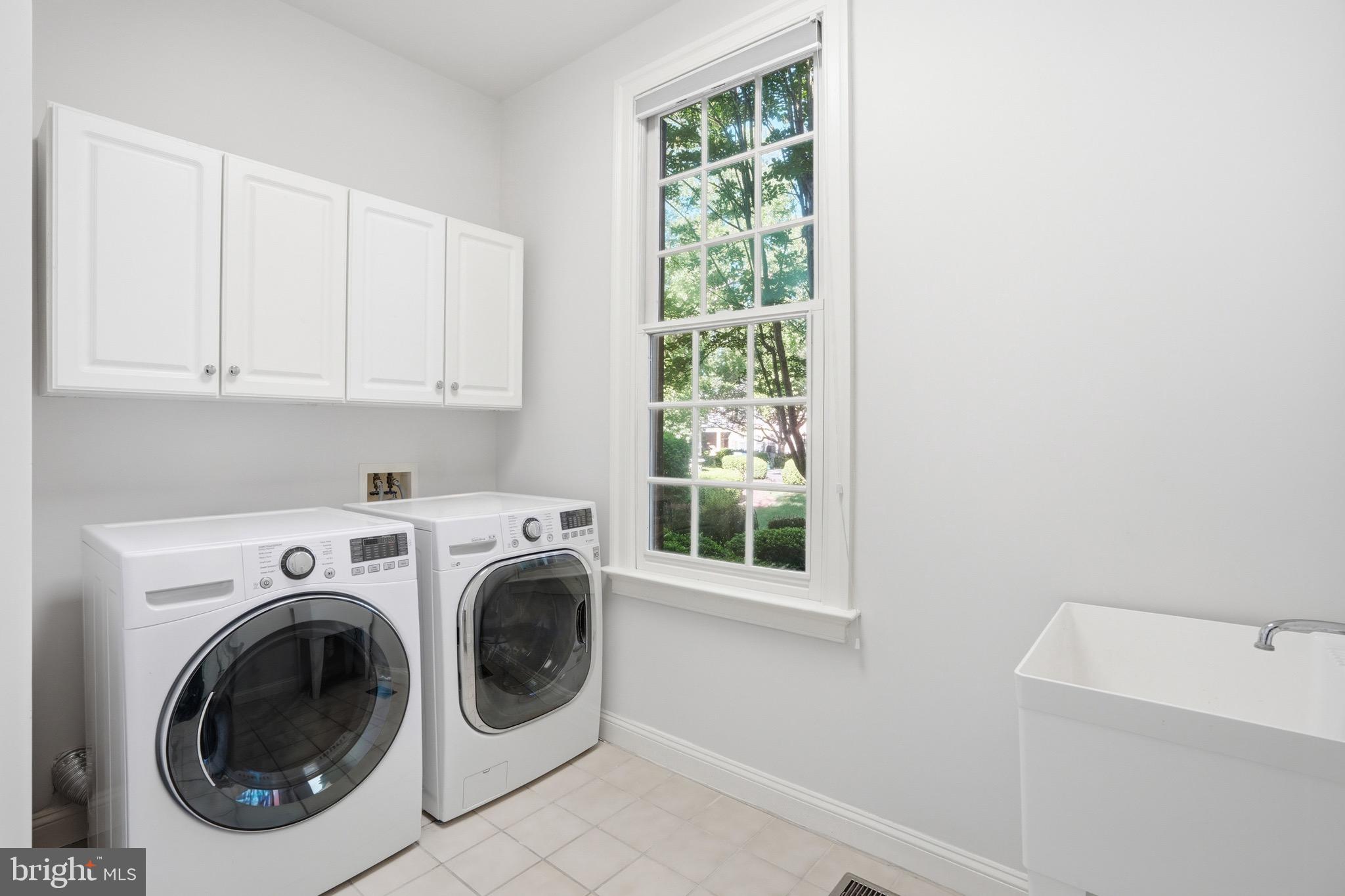 891 Chinquapin Road McLean, VA 22102 - Photo 23 of 78 Laundry/Mud room